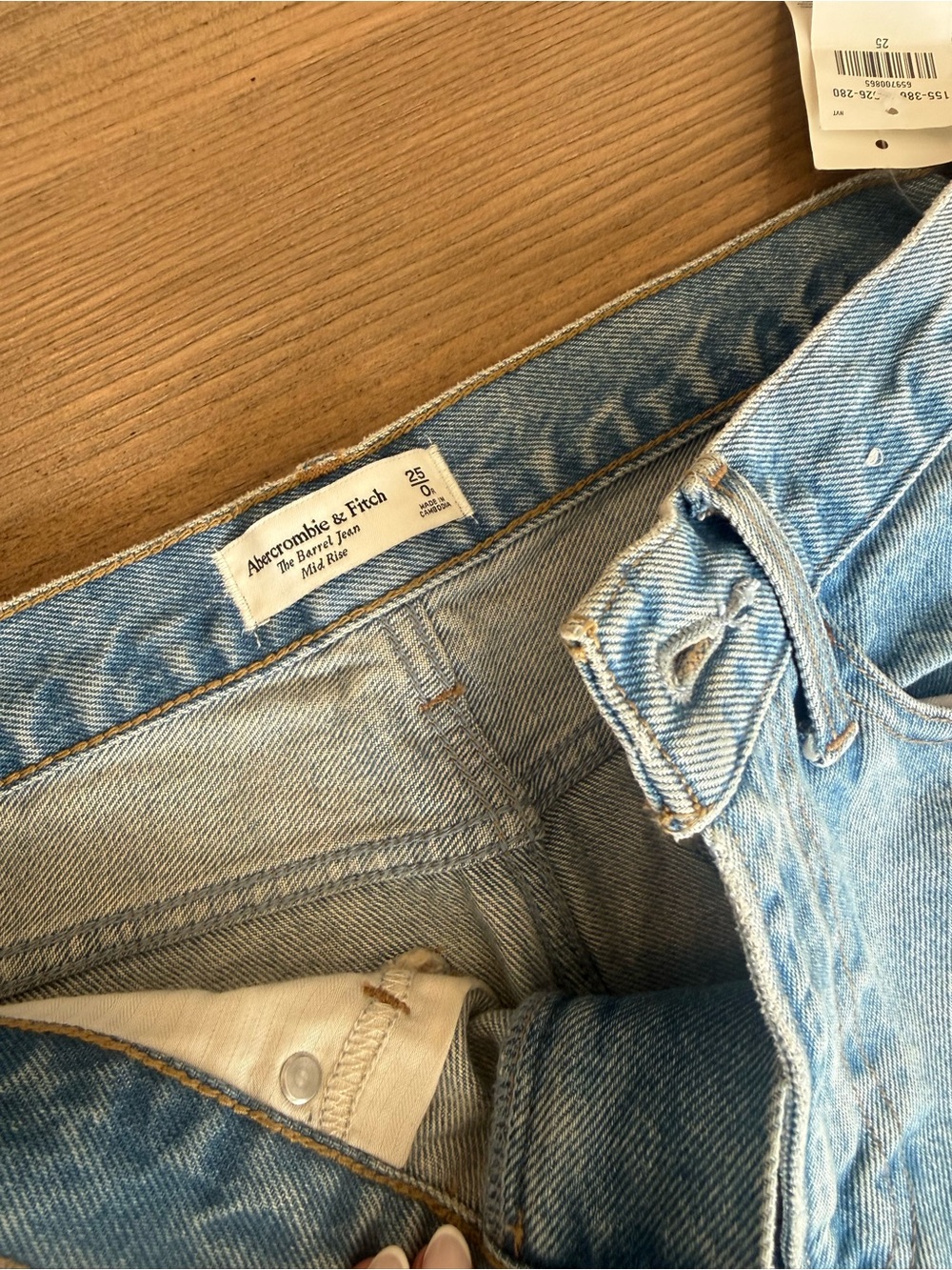 Abercrombie &Fitch Light Blue mid rise barrel jeans- brand new with tags. - Picture 2 of 6